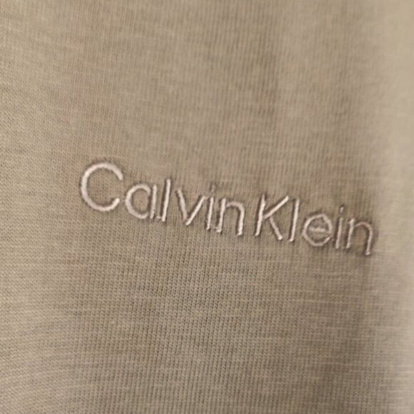 Calvin Klein Liquid Touch Crewneck T-Shirt - Color Capers - Size M - Picture 4 of 10
